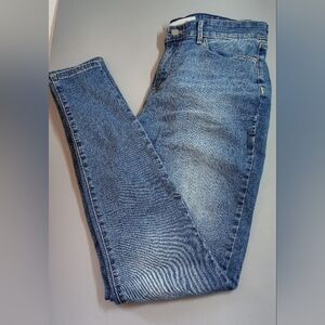 Signature Strauss Mid Rise skinny Jeans Women's Size 10